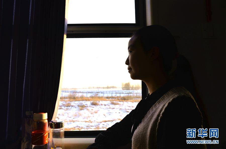 (新春走基層·圖文互動(dòng))(2)33小時(shí)的回家故事