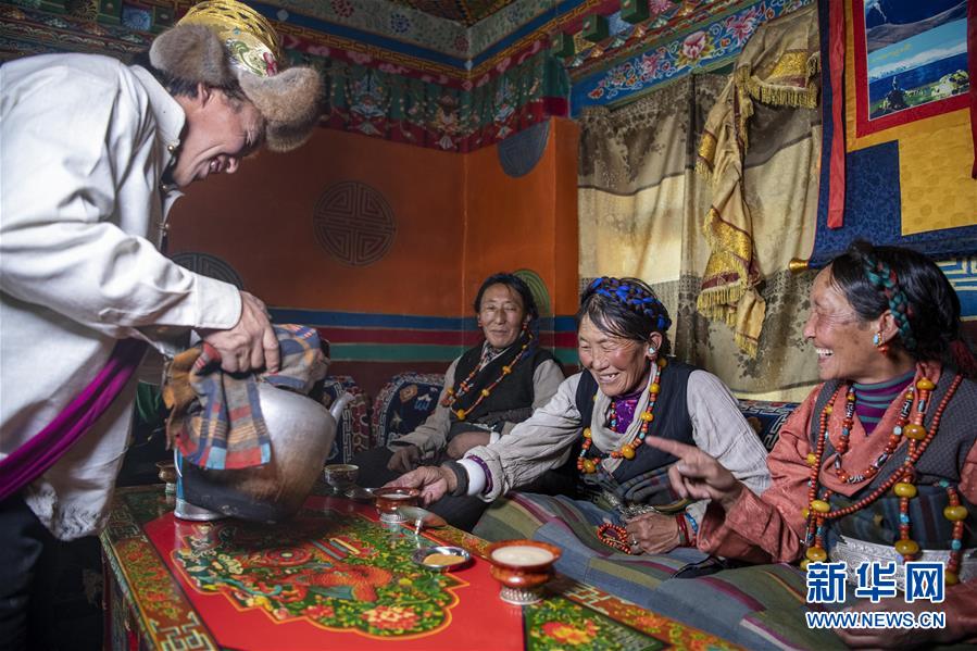 (新春走基層·圖文互動(dòng))(8)守土與鄉(xiāng)愁——走進(jìn)珠峰腳下的村莊