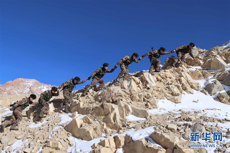 (新春走基層·圖文互動(dòng))(1)把青春融進(jìn)祖國(guó)的山河——新春走近忠誠(chéng)守護(hù)家園的人民子弟兵