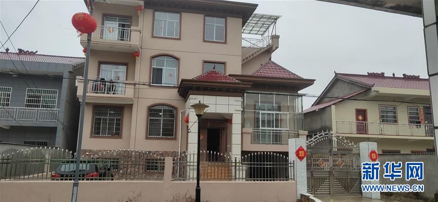 （聚焦疫情防控·圖文互動(dòng)）（1）從武漢返鄉(xiāng)的一家人：“鄰里情割不斷，自行隔離是義務(wù)”