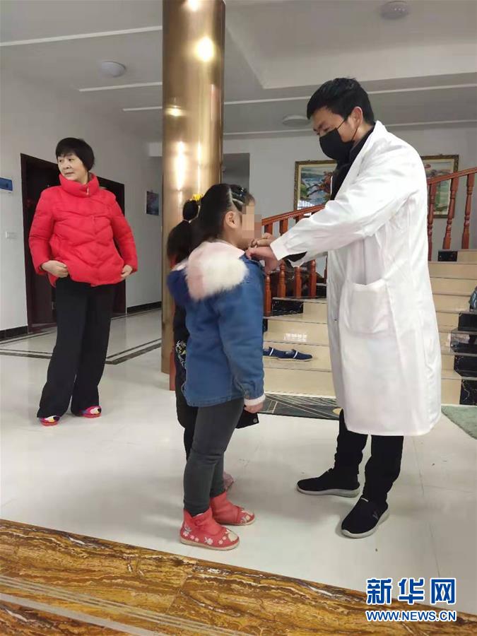 （聚焦疫情防控·圖文互動(dòng)）（3）從武漢返鄉(xiāng)的一家人：“鄰里情割不斷，自行隔離是義務(wù)”