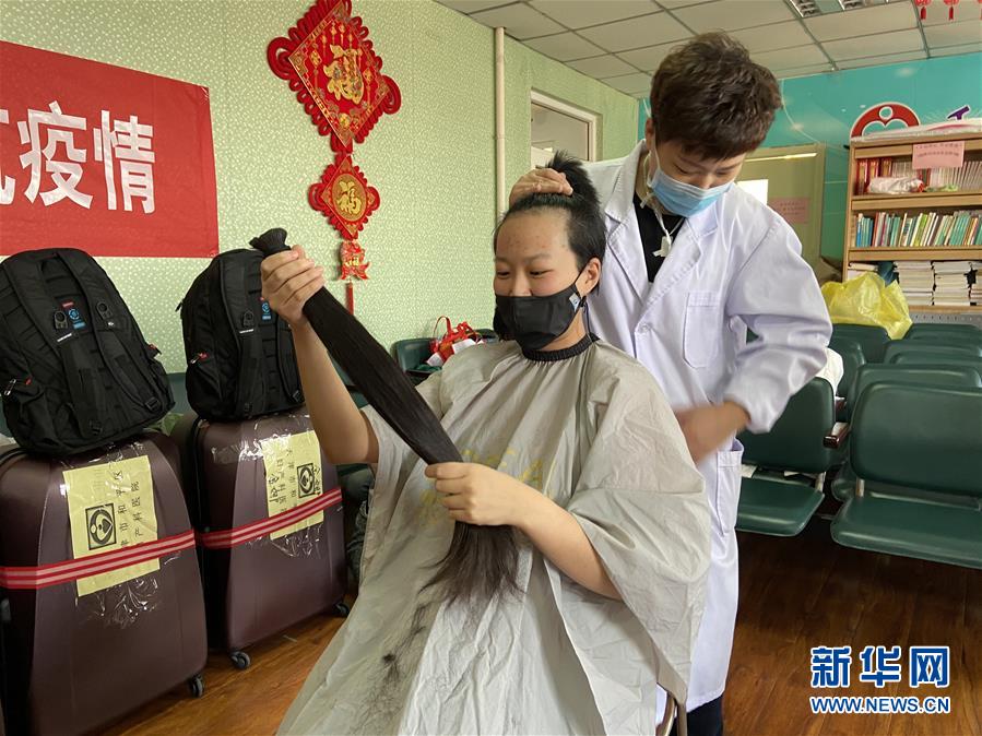 （聚焦疫情防控·圖文互動）（1）沖鋒向前，我們義無反顧——“戰(zhàn)疫”一線醫(yī)護(hù)人員群像