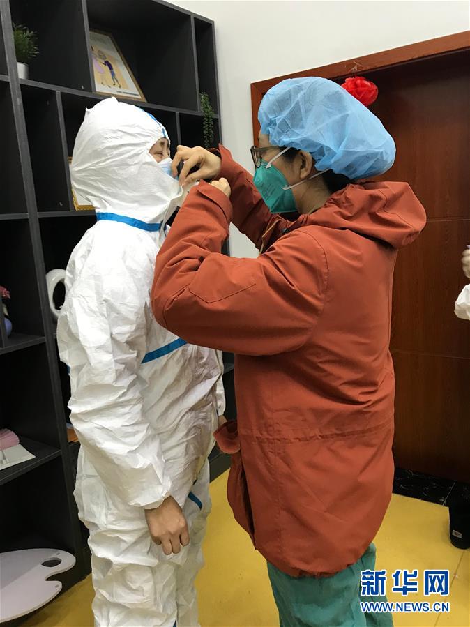 (聚焦疫情防控·圖文互動)(3)愛在“疫”起——四對“80后”夫妻的“逆行”表白