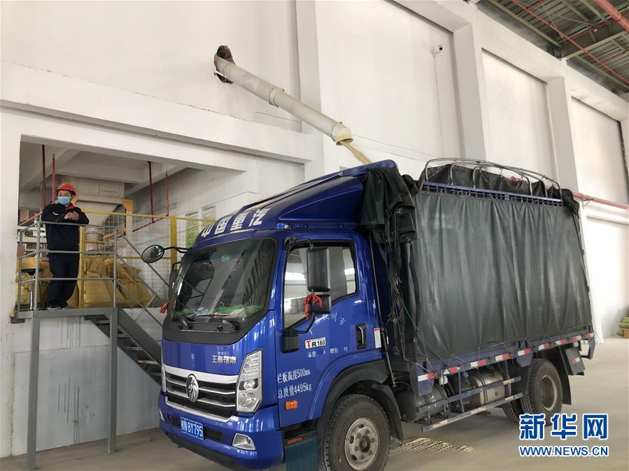 （圖文互動）（5）抓好防疫保暢，還管司機(jī)吃飯——廣西欽州保稅港區(qū)服務(wù)企業(yè)復(fù)工見聞