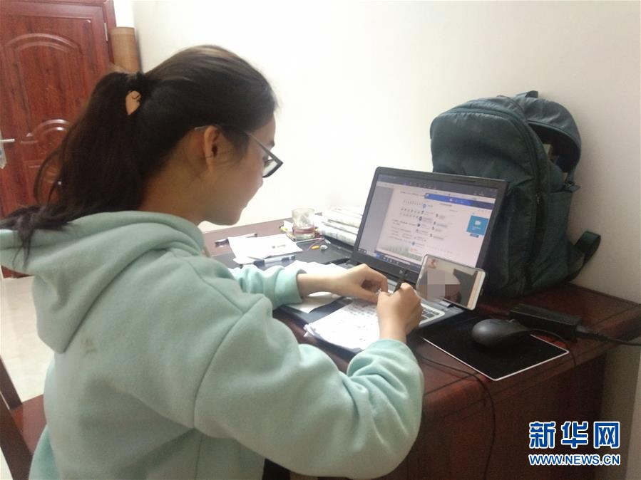 （新華網(wǎng)·圖文互動(dòng)）（2）為“逆行者”后方護(hù)航，這些大學(xué)生的假期不一般