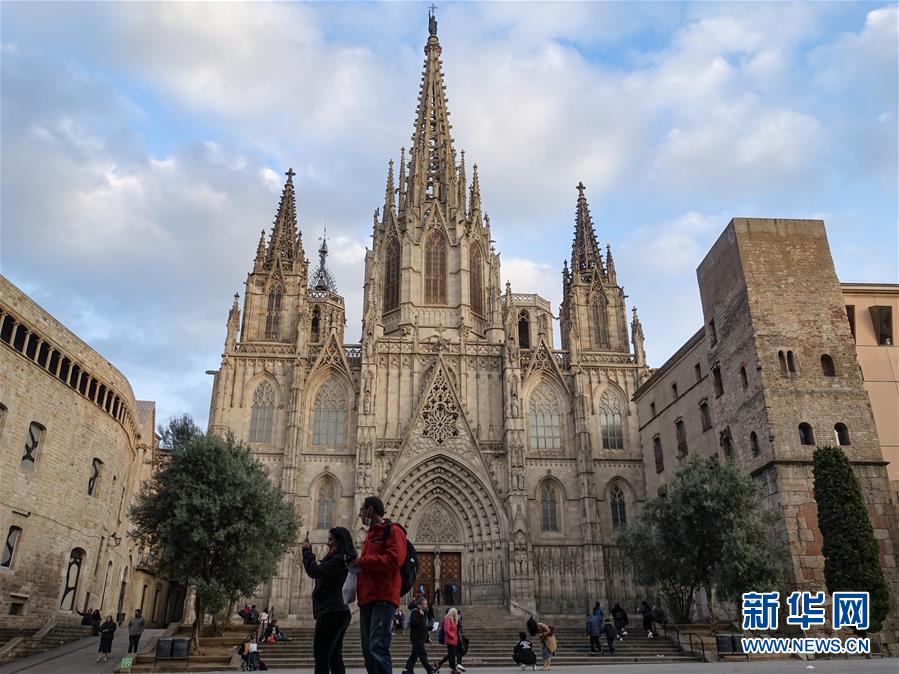 (國際疫情)(1)西班牙首相宣布全國實(shí)施“封城”措施