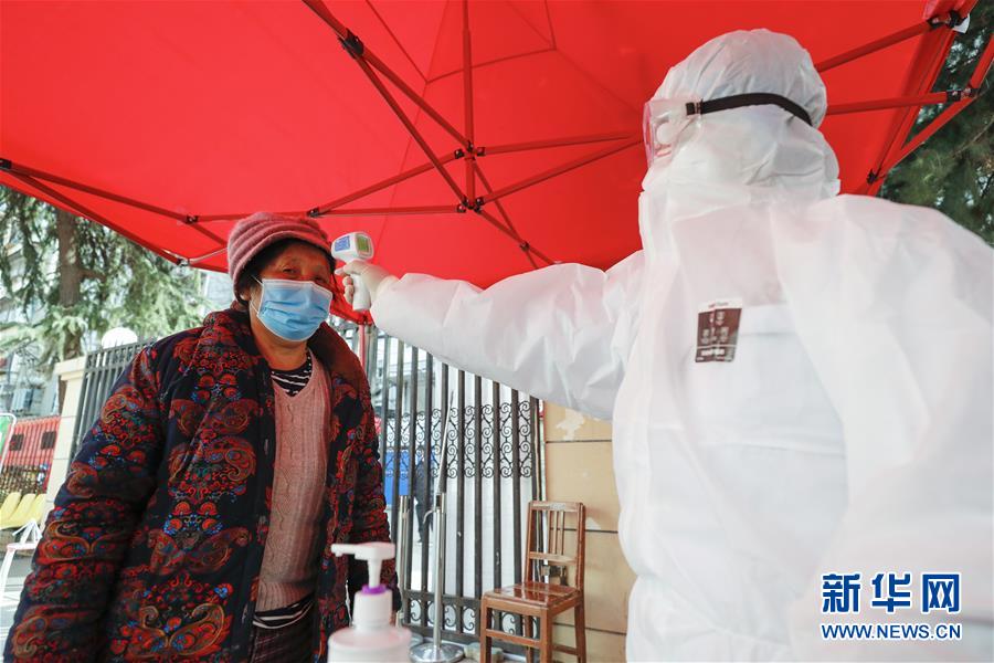 (聚焦疫情防控·圖文互動)(2)篩查防護嚴格 門診有序增開——武漢部分醫(yī)院走訪見聞
