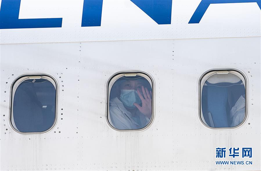 （新華全媒頭條·圖文互動）（7）最美逆行者，武漢永遠記得你！——首批援鄂醫(yī)療隊返程紀實