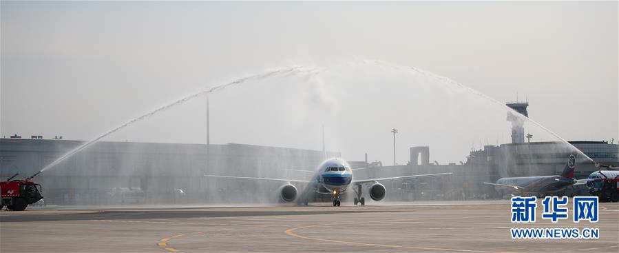 (在習(xí)近平新時代中國特色社會主義思想指引下——新時代新作為新篇章·習(xí)近平總書記關(guān)切事·圖文互動)(1)給你最溫暖的擁抱——保護(hù)關(guān)心愛護(hù)抗疫一線醫(yī)務(wù)人員在行動