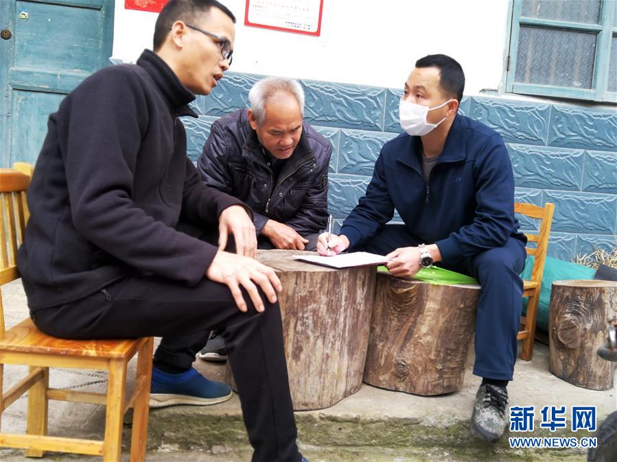 （習(xí)近平致敬的戰(zhàn)“疫”英雄·下沉干部篇·圖文互動）（6）他們，挺身而出守防線