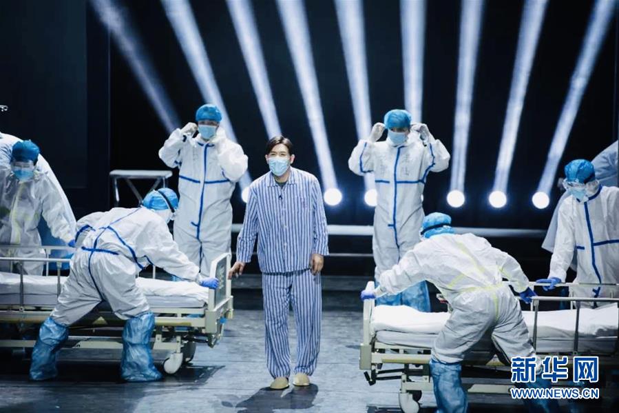 (圖文互動)(2)天津人藝推出抗擊疫情舞臺情景劇致敬“白衣天使”