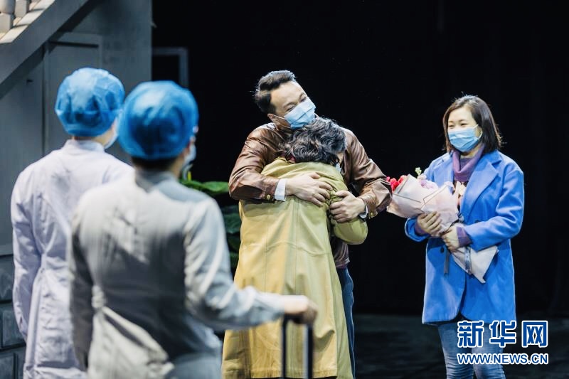 (圖文互動)(3)天津人藝推出抗擊疫情舞臺情景劇致敬“白衣天使”