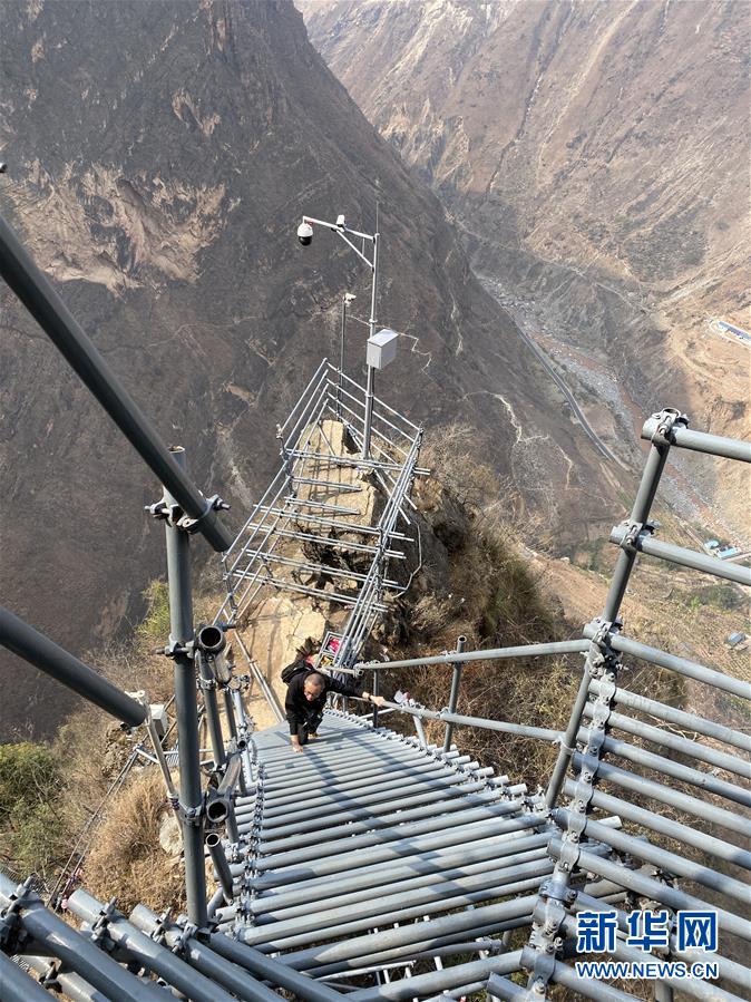 (在習(xí)近平新時代中國特色社會主義思想指引下——新時代新作為新篇章·習(xí)近平總書記關(guān)切事·圖文互動)(2)啃下最后的硬骨頭——脫貧攻堅掛牌督戰(zhàn)進(jìn)行時