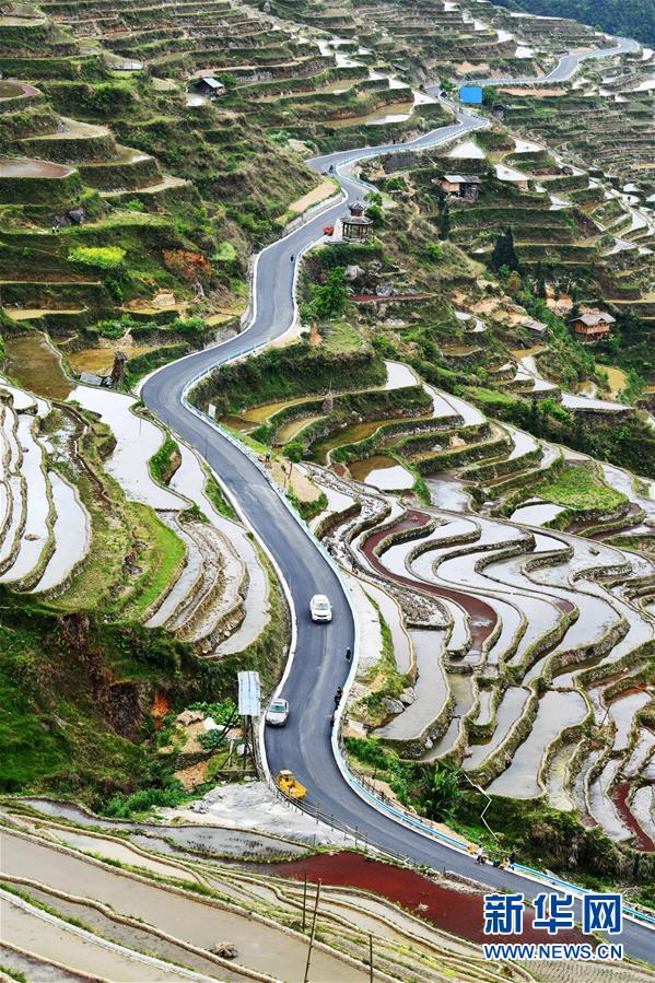 (在習(xí)近平新時代中國特色社會主義思想指引下——新時代新作為新篇章·習(xí)近平總書記關(guān)切事·圖文互動)(9)啃下最后的硬骨頭——脫貧攻堅掛牌督戰(zhàn)進(jìn)行時