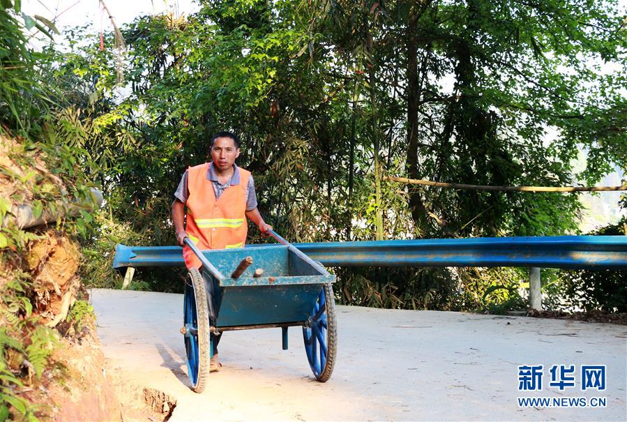 (在習(xí)近平新時代中國特色社會主義思想指引下——新時代新作為新篇章·習(xí)近平總書記關(guān)切事·圖文互動)(10)啃下最后的硬骨頭——脫貧攻堅掛牌督戰(zhàn)進(jìn)行時