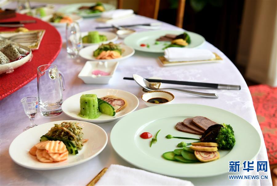（聚焦復(fù)工復(fù)產(chǎn)·圖文互動(dòng)）（2）“分得安心，吃得放心”——豫菜老字號(hào)的復(fù)工見(jiàn)聞