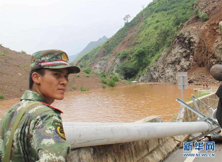 （為了民族復(fù)興·英雄烈士譜·圖文互動(dòng)）謝樵：為救援泅渡堰塞湖，犧牲時(shí)只有24歲