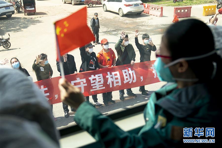 （聚焦疫情防控·圖文互動）（1）分秒必爭！一切為了治病救人——中國抗疫生命至上的生動實踐