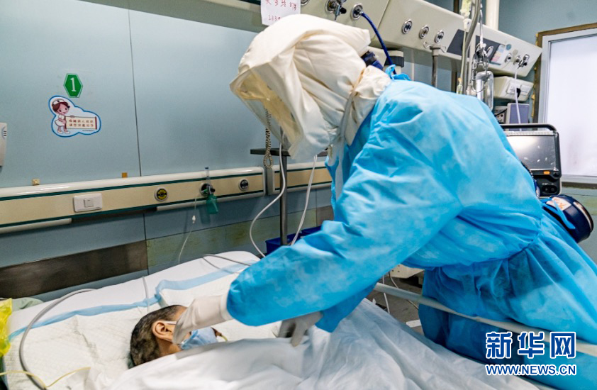 （新華全媒頭條·圖文互動(dòng)）（3）“我看不見你的樣子，但我知道你是誰”——寫在國(guó)際護(hù)士節(jié)來臨之際