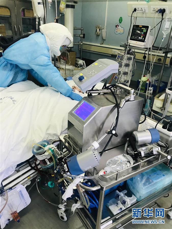 （新華全媒頭條·圖文互動(dòng)）（4）“我看不見你的樣子，但我知道你是誰”——寫在國(guó)際護(hù)士節(jié)來臨之際