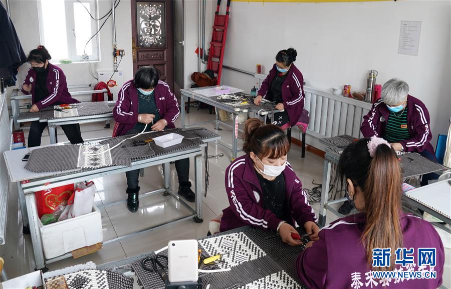 （在習(xí)近平新時代中國特色社會主義思想指引下——新時代新作為新篇章·習(xí)近平總書記關(guān)切事·圖文互動）（2）助你飛翔，擁抱陽光——助力殘疾人脫貧攻堅故事