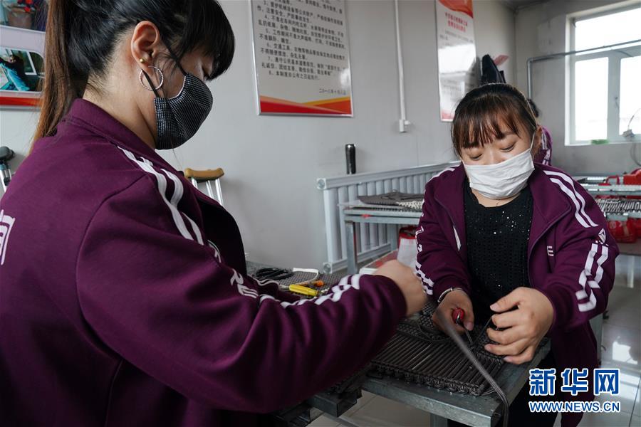 （在習(xí)近平新時代中國特色社會主義思想指引下——新時代新作為新篇章·習(xí)近平總書記關(guān)切事·圖文互動）（1）助你飛翔，擁抱陽光——助力殘疾人脫貧攻堅故事