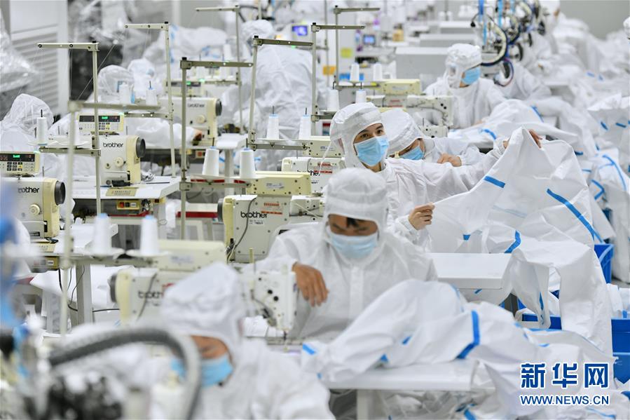 (新華全媒頭條·圖文互動(dòng))(10)風(fēng)雨無(wú)阻向前進(jìn)——寫在全國(guó)疫情防控阻擊戰(zhàn)取得重大戰(zhàn)略成果之際