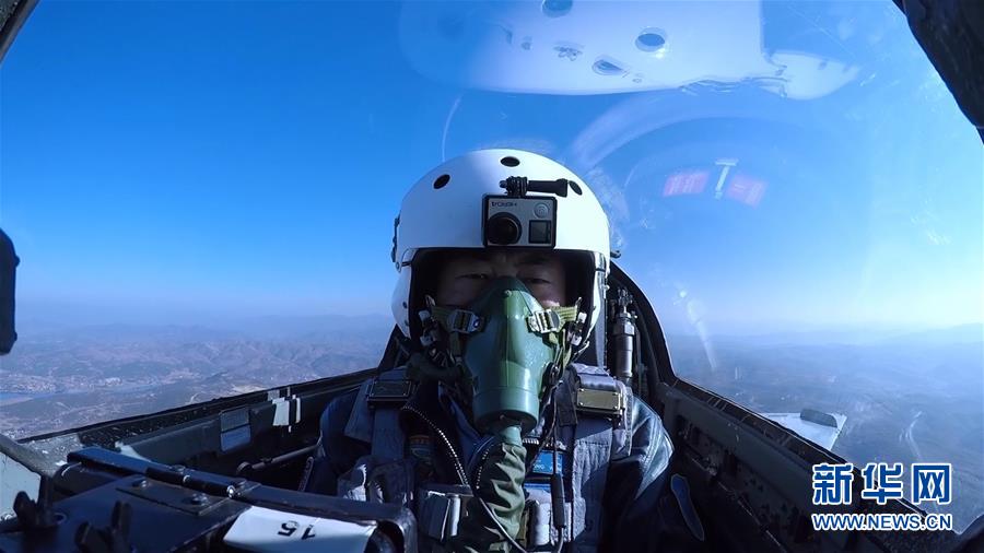 （圖文互動(dòng)）（4）5290小時(shí)！中國(guó)空軍殲擊機(jī)飛行紀(jì)錄保持者光榮停飛