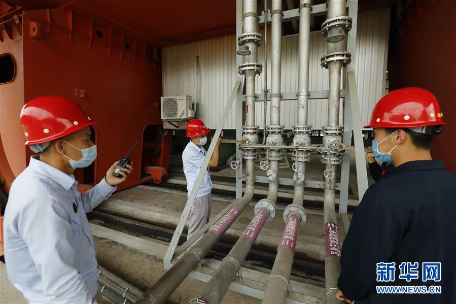 (圖文互動)(4)北斗發(fā)射緊急叫停后……——記西昌衛(wèi)星發(fā)射中心加注分隊黨員群體