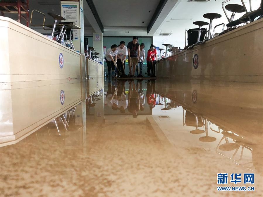 (防汛抗洪·圖文互動(dòng))(6)為了讓我們的城市不停擺——汛情下的千年古城安徽歙縣直擊