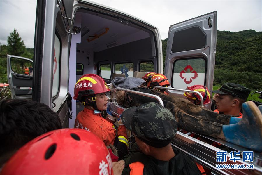 (防汛抗洪·圖文互動(dòng))(10)湖北黃梅山體滑坡事故救援紀(jì)實(shí)