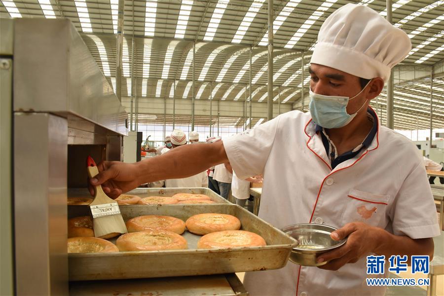 (決戰(zhàn)決勝脫貧攻堅·圖文互動)(3)新疆喀什:馕產業(yè)助脫貧
