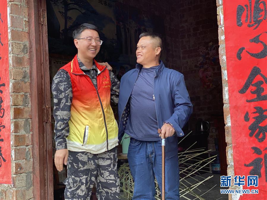 （在習(xí)近平新時代中國特色社會主義思想指引下——新時代新作為新篇章·習(xí)近平總書記關(guān)切事·圖文互動）（4）青春做伴，西部放歌——走近扎根西部建設(shè)邊疆的大學(xué)生們