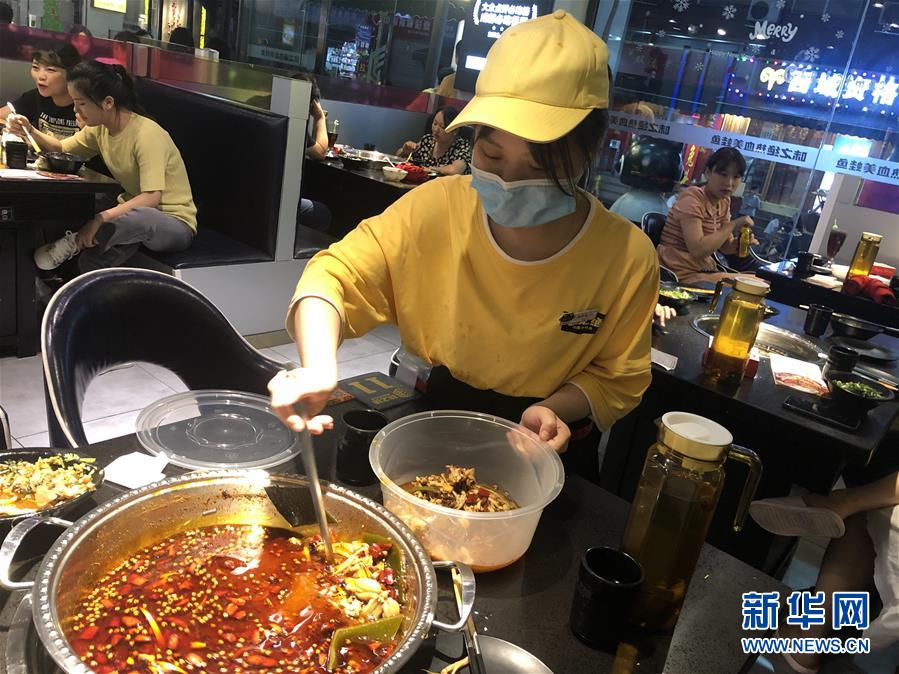 （在習近平新時代中國特色社會主義思想指引下——新時代新作為新篇章·習近平總書記關(guān)切事·圖文互動）（1）珍惜盤中餐，狠剎浪費風——各地積極行動堅決制止餐飲浪費