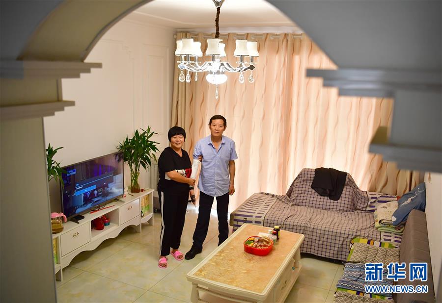 （走向我們的小康生活·圖文互動）（2）“樓上過日子，樓下賺票子”——來自陜西安康的易地扶貧搬遷一線觀察