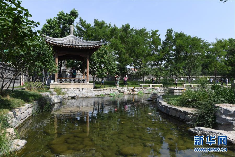（走向我們的小康生活·圖文互動(dòng)）（3）小橋、流水、書香、人家——老北京胡同里的恬靜棲居