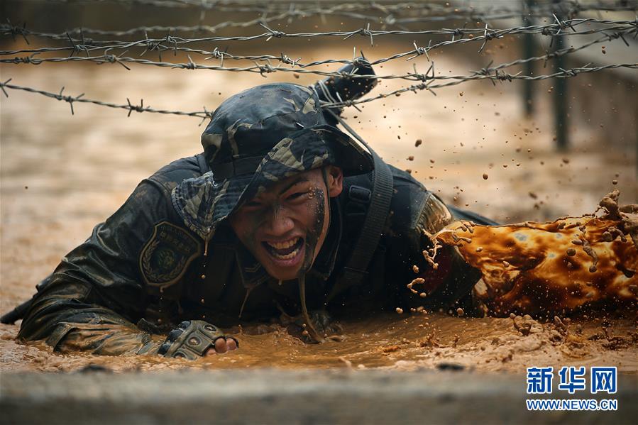 （在習(xí)近平強(qiáng)軍思想指引下·我們?cè)趹?zhàn)位報(bào)告·圖文互動(dòng)）（2）駐澳門(mén)部隊(duì)：濠江之畔，最可愛(ài)的人