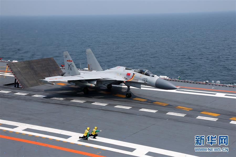 (在習(xí)近平強(qiáng)軍思想指引下·我們?cè)趹?zhàn)位報(bào)告·圖文互動(dòng))(5)奮飛在新時(shí)代的海天——海軍某艦載航空兵部隊(duì)備戰(zhàn)打仗記事