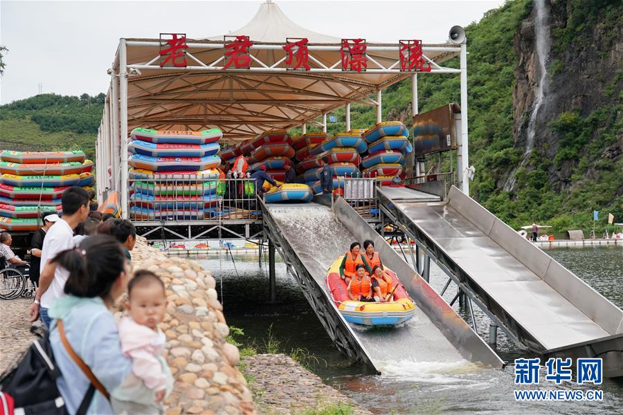 （新華全媒頭條·走向我們的小康生活·圖文互動(dòng)）（6）長(zhǎng)城腳下，小康村串成“珍珠鏈”