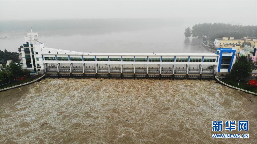 (在習近平新時代中國特色社會主義思想指引下——新時代新作為新篇章·習近平總書記關(guān)切事·圖文互動)(11)一切為了人民——寫在全國防汛救災(zāi)取得階段性重大勝利之時