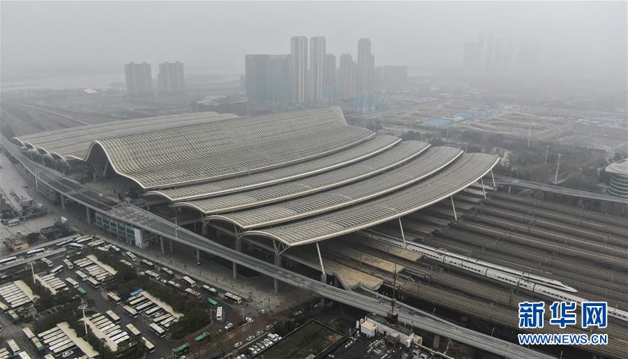 (新華全媒頭條·圖文互動(dòng))(2)同舟共濟(jì)戰(zhàn)“疫”記——中國抗擊新冠肺炎疫情全紀(jì)實(shí)