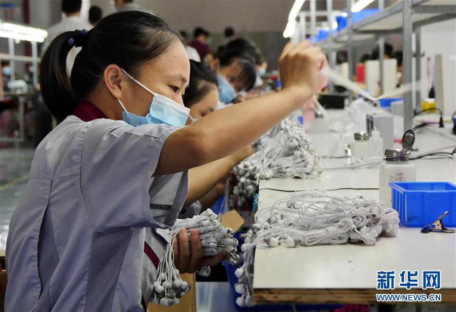 （決戰(zhàn)決勝脫貧攻堅·圖文互動）（12）同飲一江水 攜手“斬窮根”——深圳對口廣西河池、百色扶貧協(xié)作見聞