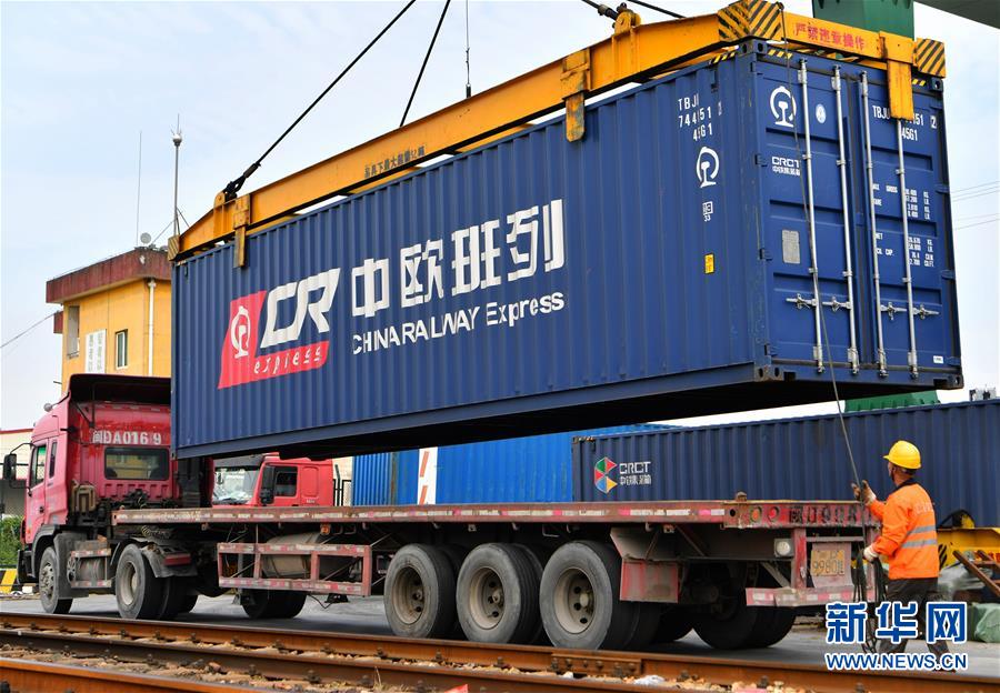 (特區(qū)40年?圖文互動)(1)廈庇五洲客 門納萬頃濤——廈門經(jīng)濟(jì)特區(qū)40年發(fā)展紀(jì)實(shí)