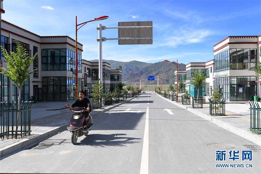 (新華全媒頭條·走向我們的小康生活·決戰(zhàn)決勝脫貧攻堅(jiān)·圖文互動(dòng))(7)兩次遷徙“搬窮”記——海拔最高縣雙湖的“戰(zhàn)貧故事”