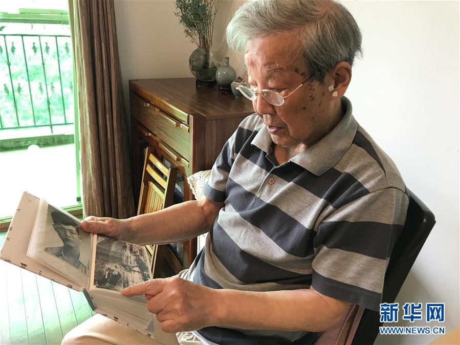 （紀(jì)念抗美援朝70周年·圖文互動(dòng)）戰(zhàn)地金達(dá)萊，花兒為誰(shuí)開(kāi)？——記志愿軍老戰(zhàn)士文工隊(duì)員任紅舉