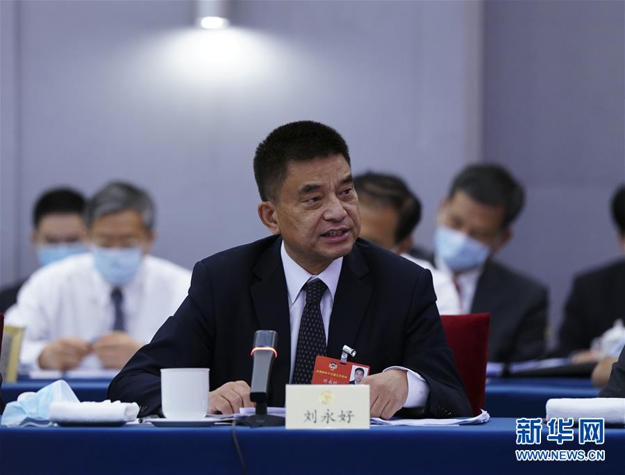 （新華全媒頭條·圖文互動(dòng)）（10）從人民中汲取磅礴力量——習(xí)近平總書記同出席2020年全國(guó)兩會(huì)人大代表、政協(xié)委員共商國(guó)是紀(jì)實(shí)