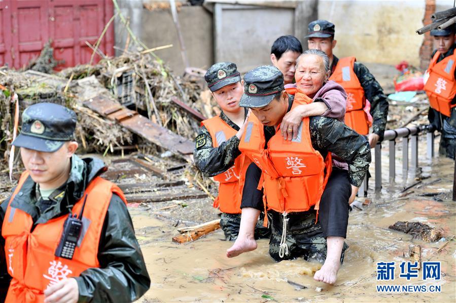 （新華全媒頭條·圖文互動）（5）沿著中國特色強軍之路闊步前進(jìn)——黨中央、中央軍委領(lǐng)導(dǎo)推進(jìn)國防和軍隊建設(shè)70年紀(jì)實