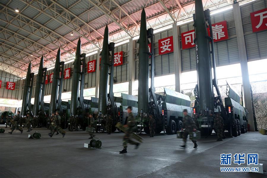 （新華全媒頭條·圖文互動）（11）沿著中國特色強軍之路闊步前進(jìn)——黨中央、中央軍委領(lǐng)導(dǎo)推進(jìn)國防和軍隊建設(shè)70年紀(jì)實