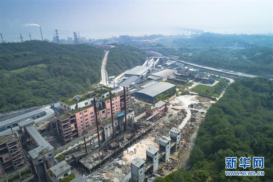 (新華全媒頭條·圖文互動(dòng))(6)潮起東方萬象新——以習(xí)近平同志為核心的黨中央團(tuán)結(jié)帶領(lǐng)全黨全軍全國各族人民貫徹落實(shí)黨的十九大精神紀(jì)實(shí)