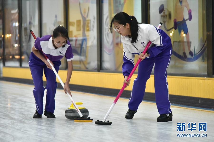 （體育·圖文互動(dòng)）（4）（在習(xí)近平新時(shí)代中國(guó)特色社會(huì)主義思想指引下——新時(shí)代新作為新篇章·總書記關(guān)心的百姓身邊事）奔跑吧，少年！——體育讓孩子們插上強(qiáng)壯的翅膀（配本社同題文字稿）